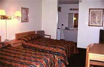Travelodge By Wyndham Moose Jaw Værelse billede